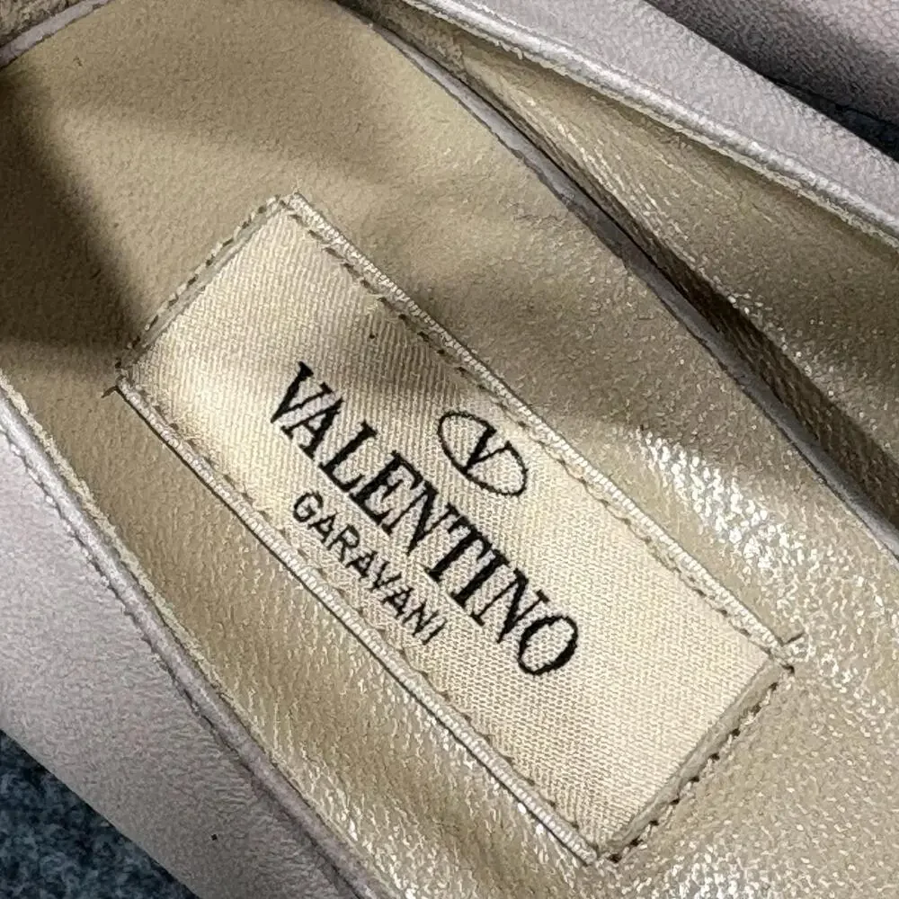 Valentino Garavani brand valentino
